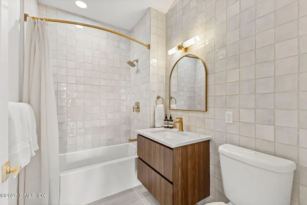 100 E Putnam Avenue Cos Cob CT 06807