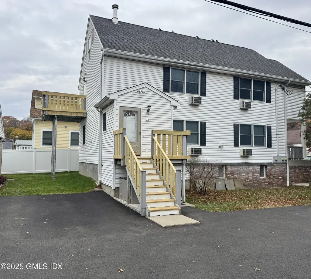 18 1/2 Morgan Avenue Greenwich CT 06831