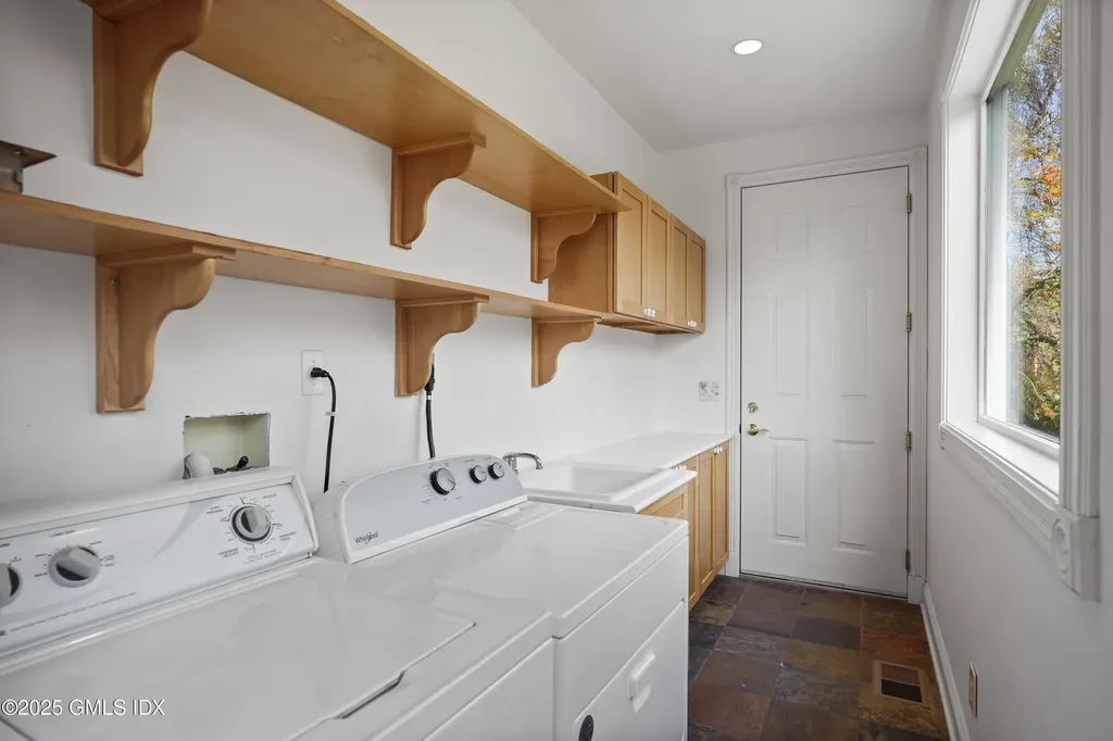 399 Stanwich Road Greenwich CT 06830