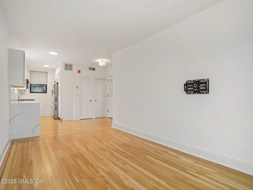 169 Greenwich Avenue Greenwich CT 06830