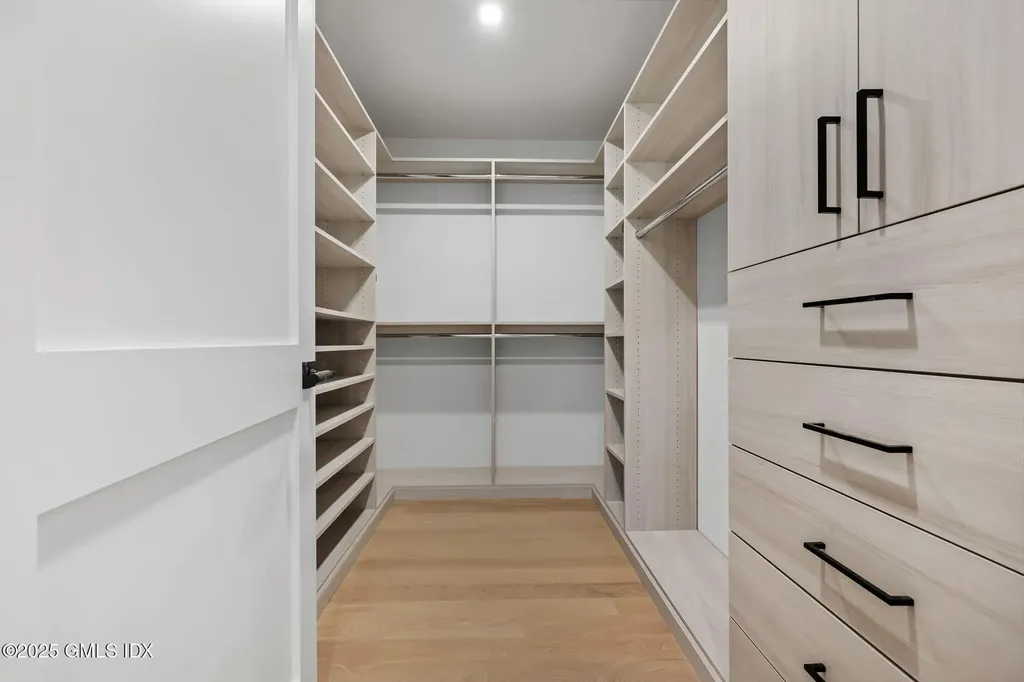 187 Field Point Road Greenwich CT 06830