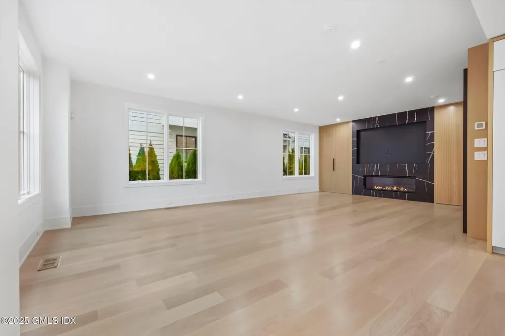 187 Field Point Road Greenwich CT 06830