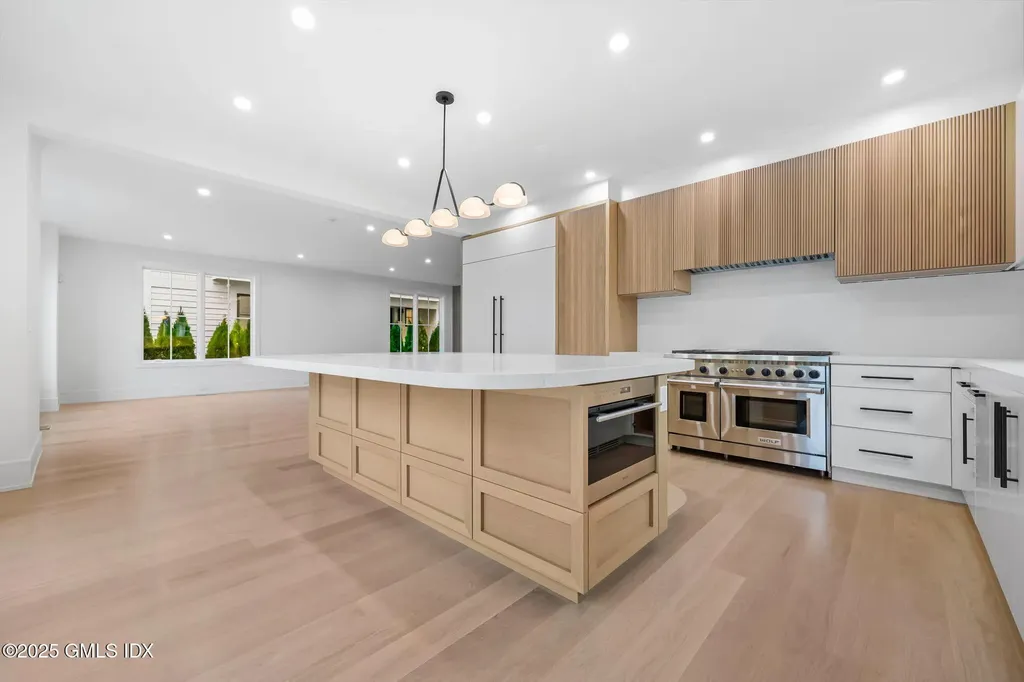 187 Field Point Road Greenwich CT 06830