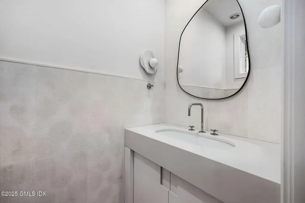 187 Field Point Road Greenwich CT 06830