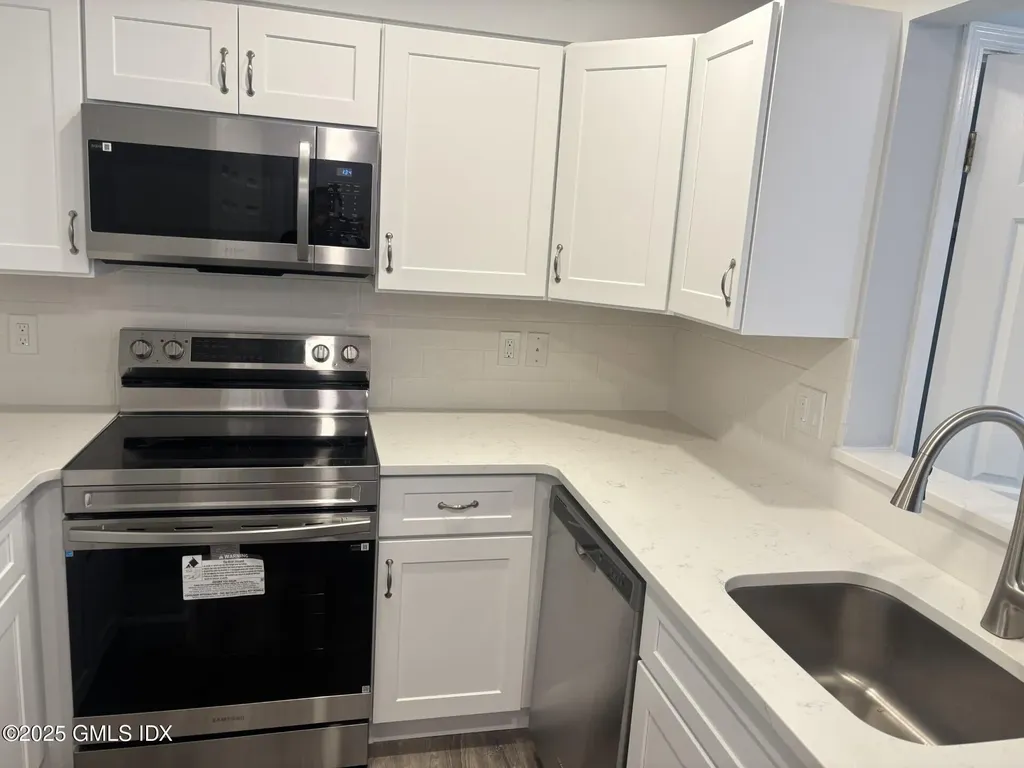 1465 E Putnam Avenue Old Greenwich CT 06870