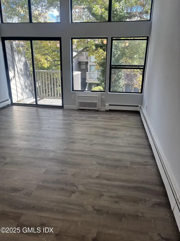 1465 E Putnam Avenue Old Greenwich CT 06870