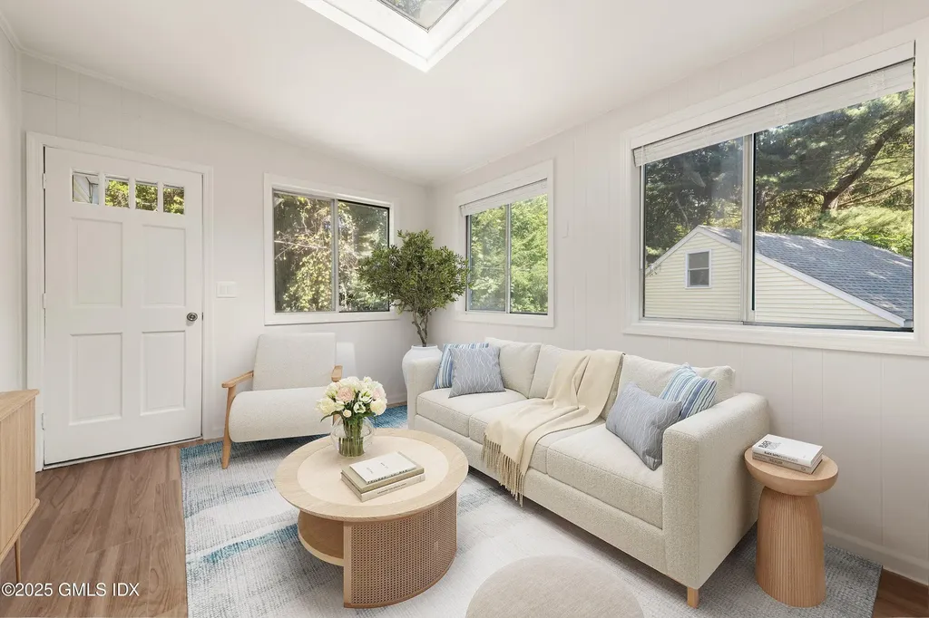 48 Meyer Place Riverside CT 06878