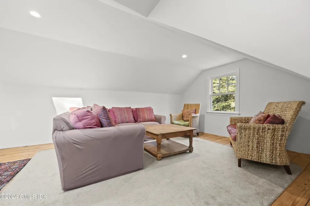 87 Bartina Lane Stamford CT 06902