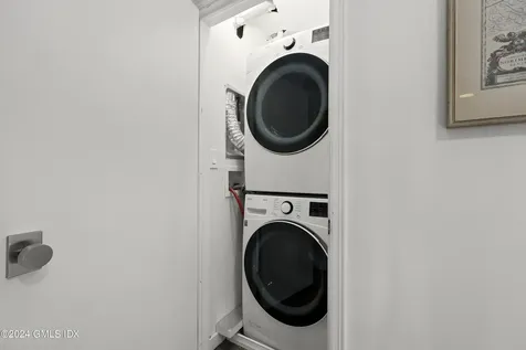 87 Bartina Lane Stamford CT 06902