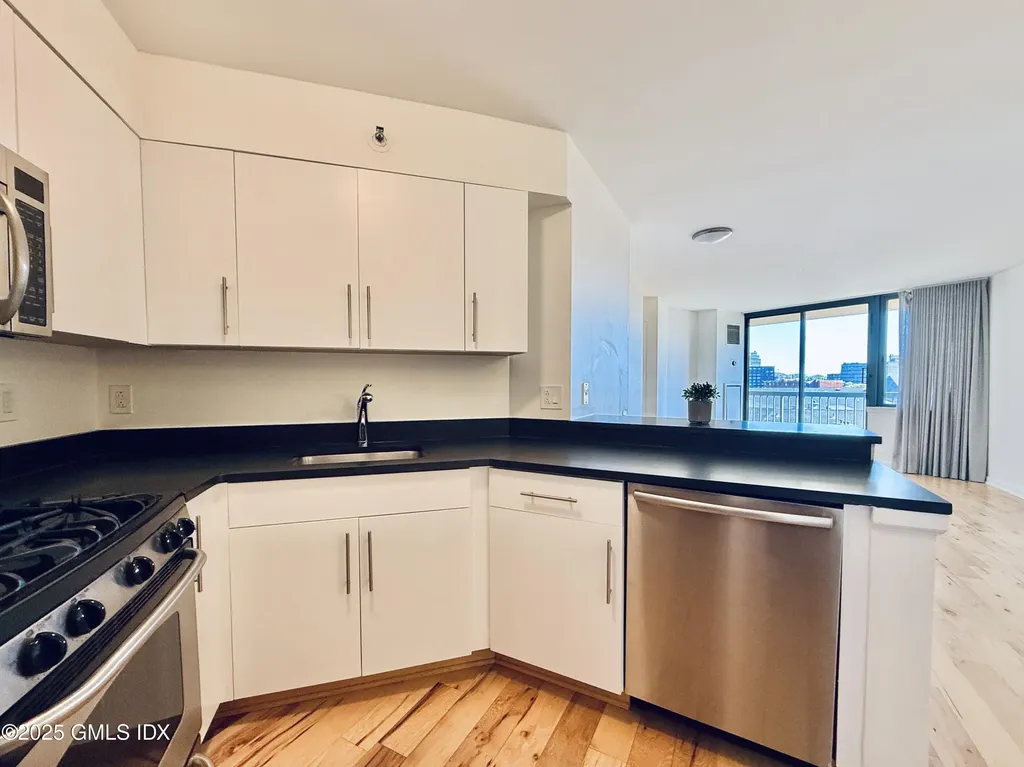 25 Forest Street Stamford CT 06901