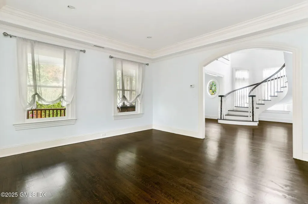 11 Harding Road Old Greenwich CT 06870