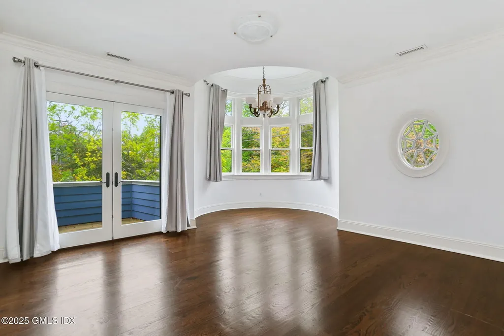 11 Harding Road Old Greenwich CT 06870