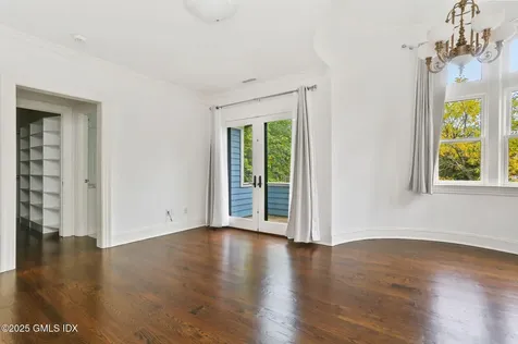 11 Harding Road Old Greenwich CT 06870