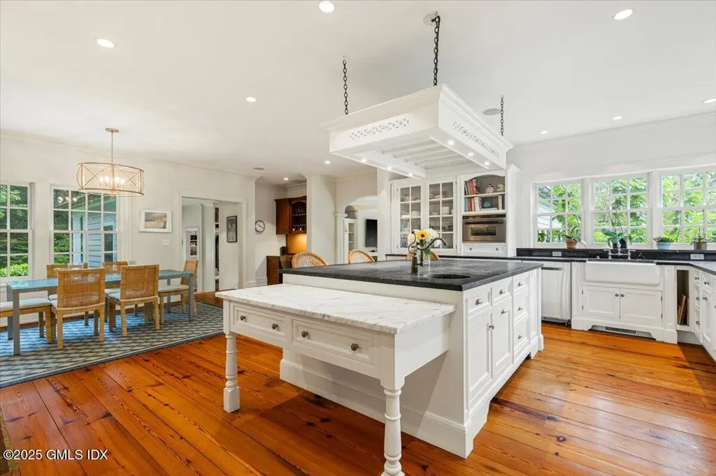 203 Riverside Avenue Riverside CT 06878