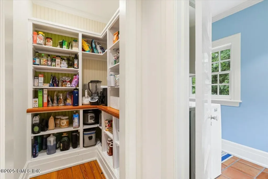 203 Riverside Avenue Riverside CT 06878