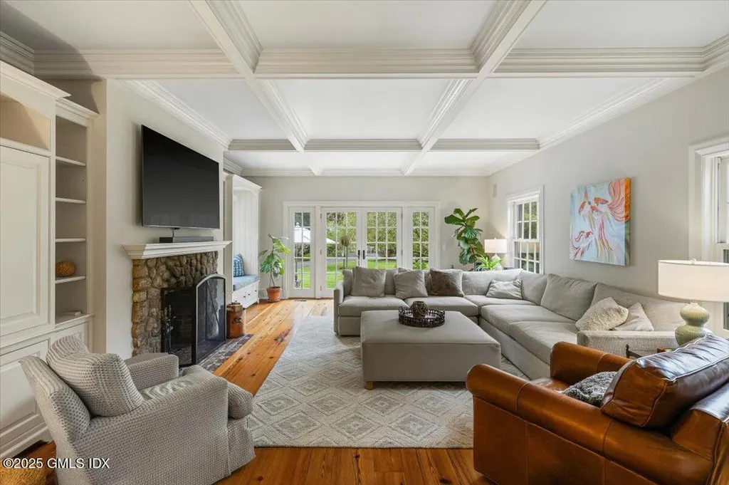 203 Riverside Avenue Riverside CT 06878