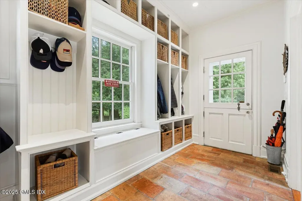 203 Riverside Avenue Riverside CT 06878