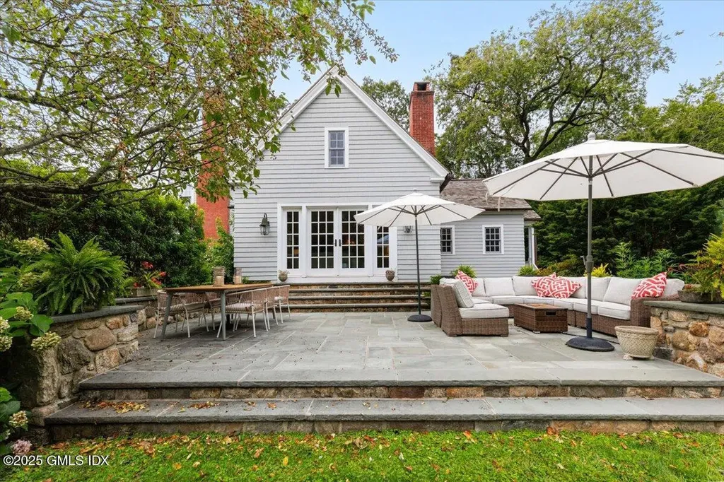 203 Riverside Avenue Riverside CT 06878