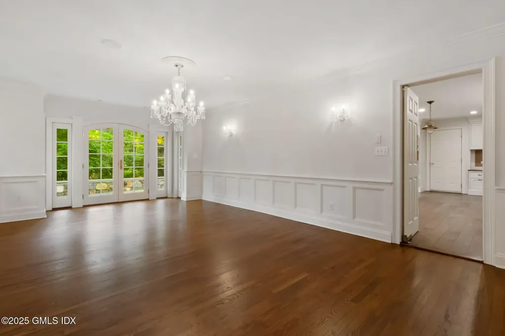 44 Indian Head Road Riverside CT 06878