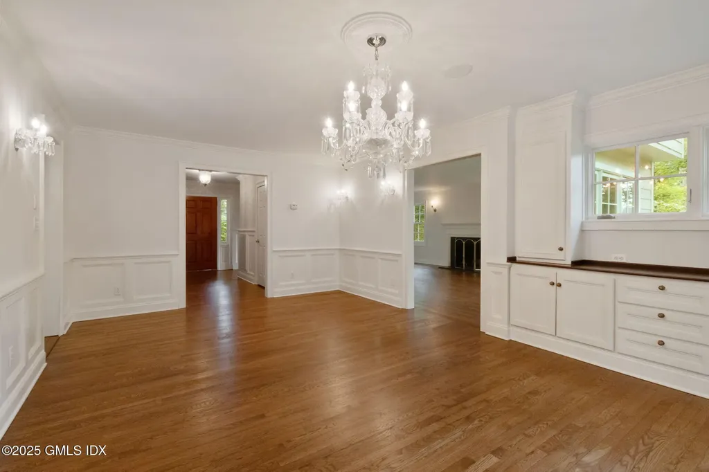 44 Indian Head Road Riverside CT 06878