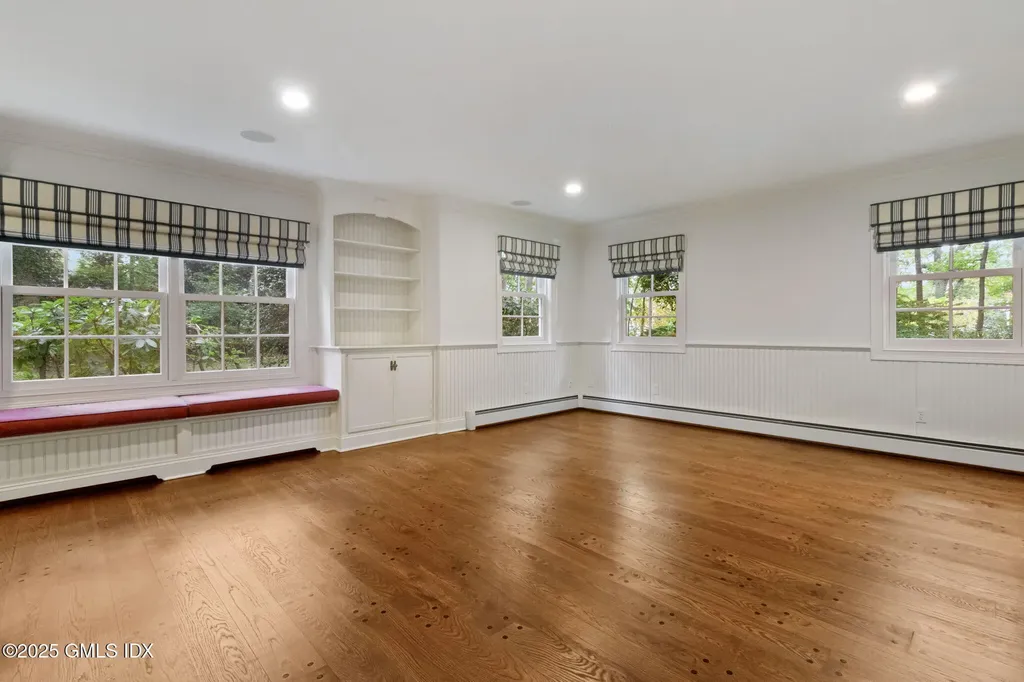 44 Indian Head Road Riverside CT 06878