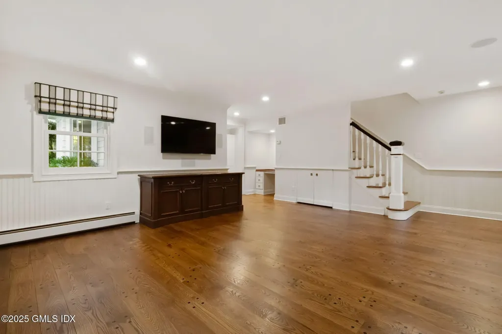 44 Indian Head Road Riverside CT 06878