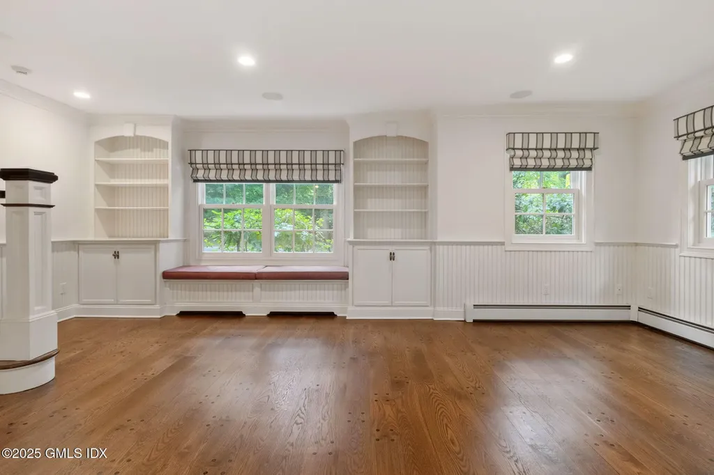 44 Indian Head Road Riverside CT 06878