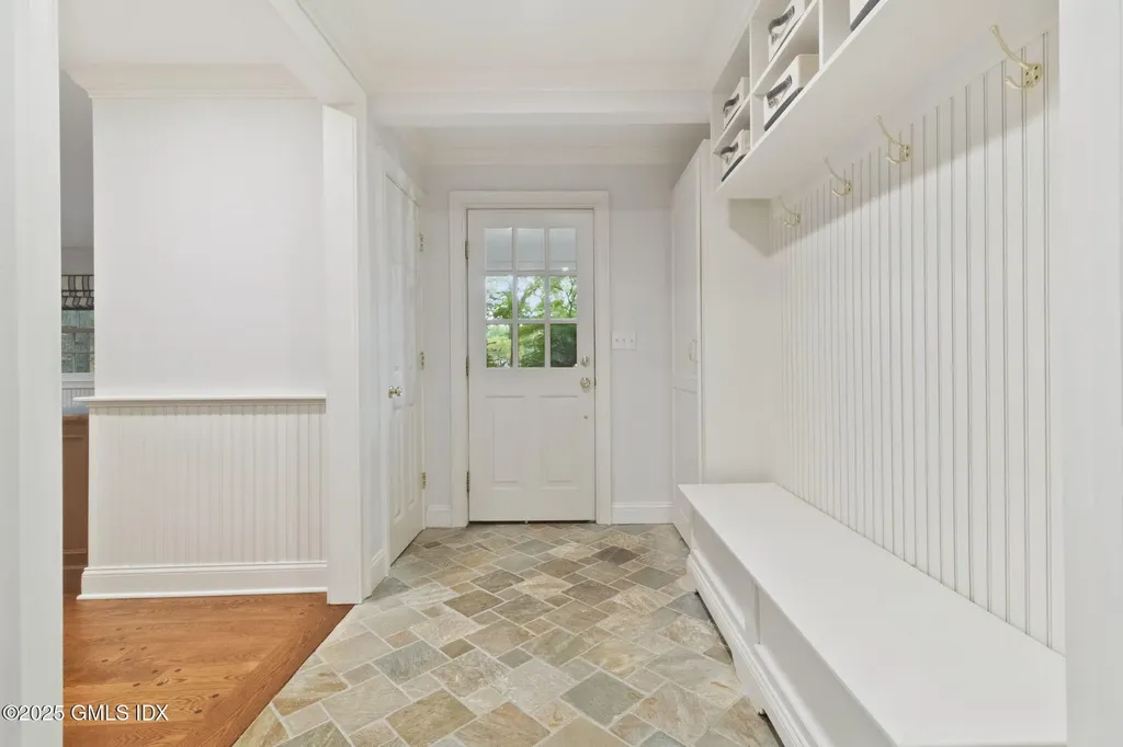 44 Indian Head Road Riverside CT 06878