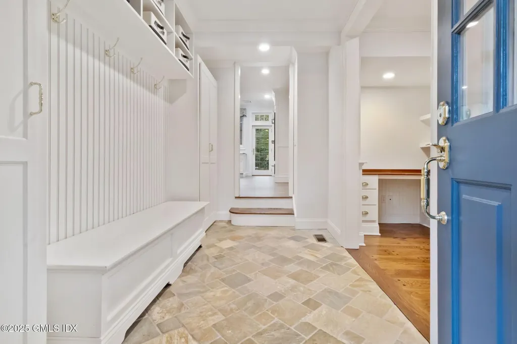 44 Indian Head Road Riverside CT 06878