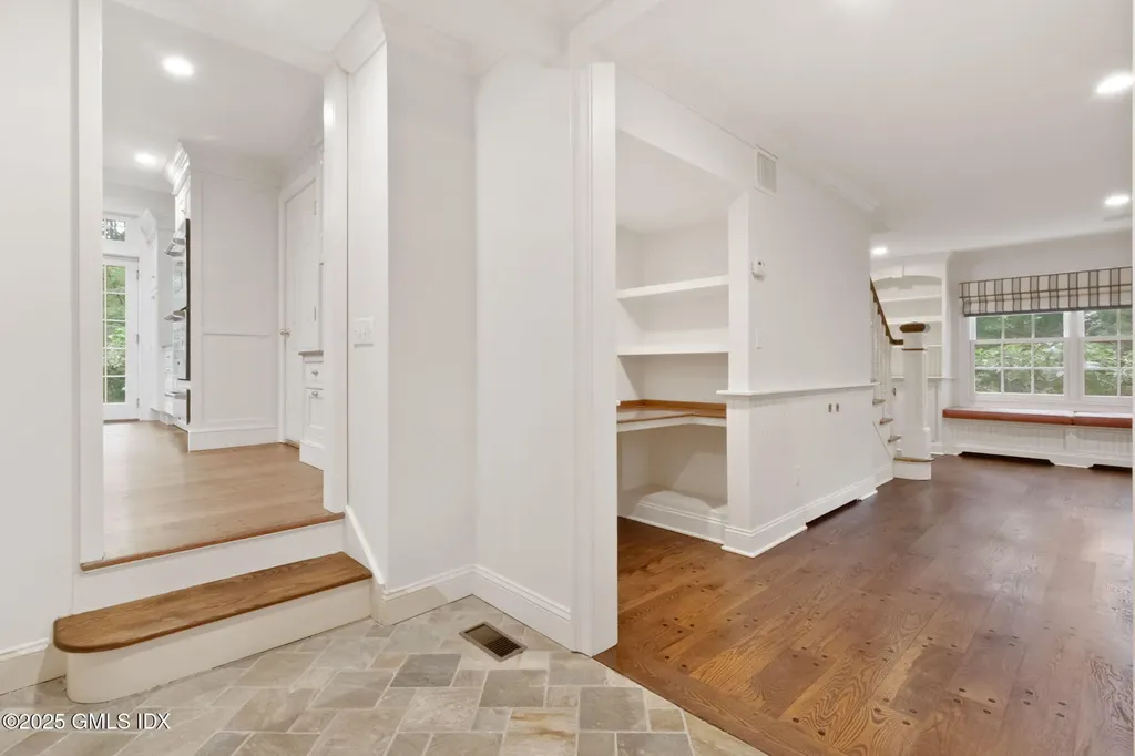 44 Indian Head Road Riverside CT 06878