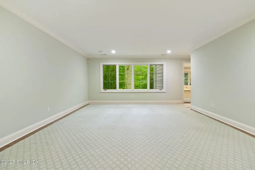 44 Indian Head Road Riverside CT 06878