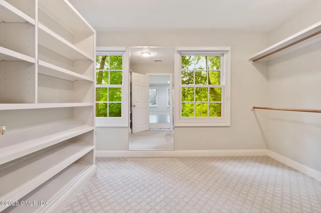 44 Indian Head Road Riverside CT 06878