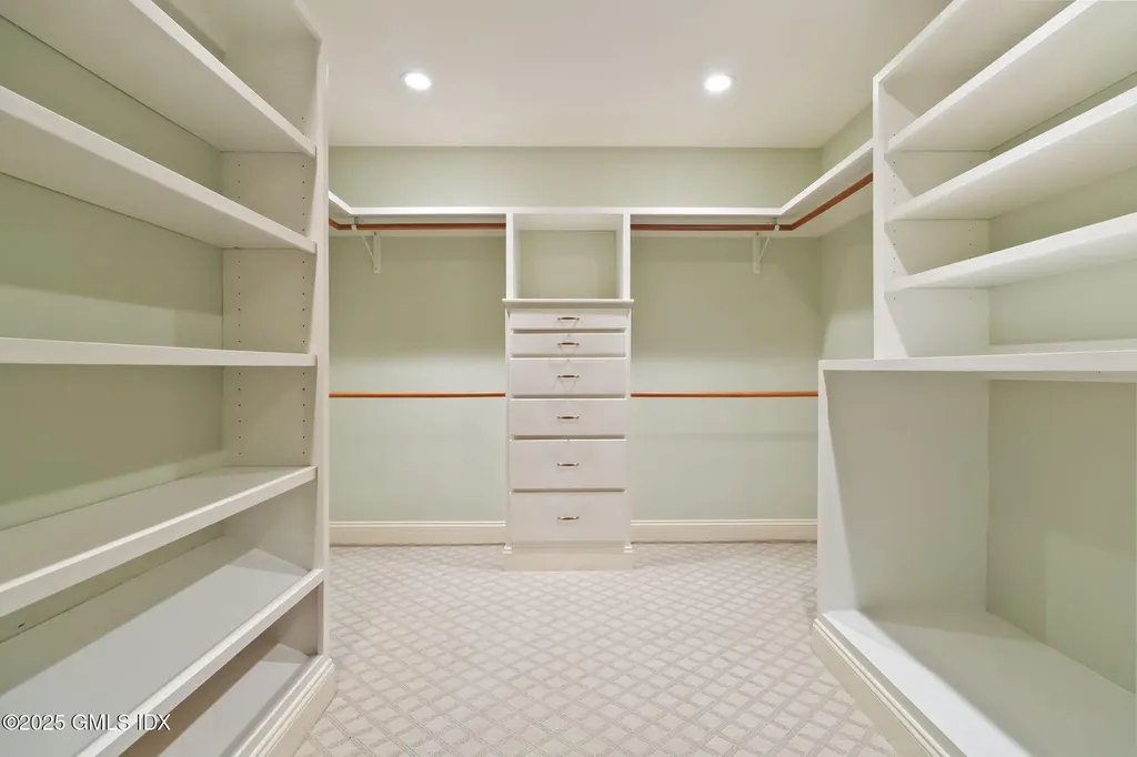 44 Indian Head Road Riverside CT 06878