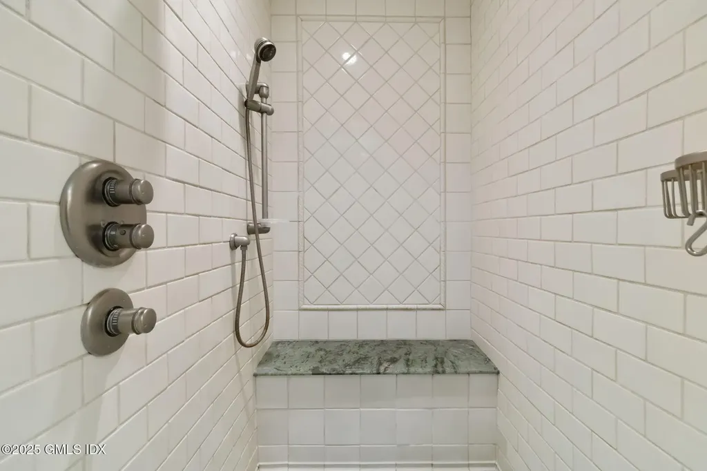 44 Indian Head Road Riverside CT 06878