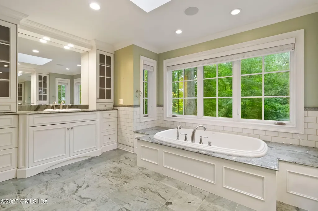 44 Indian Head Road Riverside CT 06878