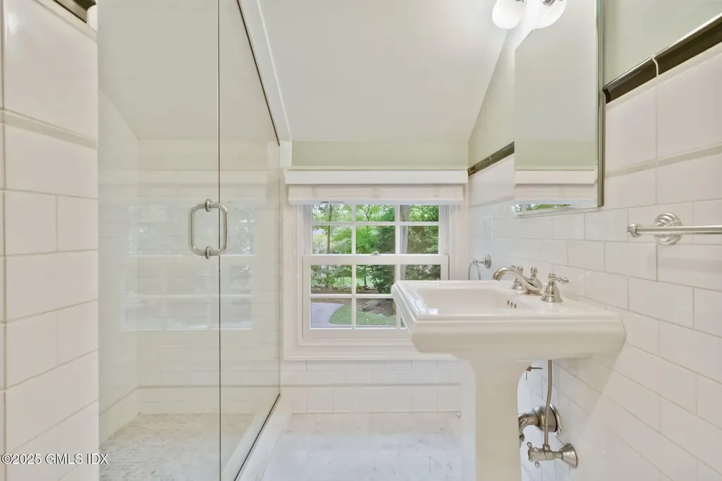 44 Indian Head Road Riverside CT 06878