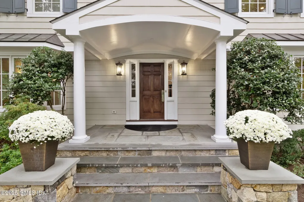 44 Indian Head Road Riverside CT 06878