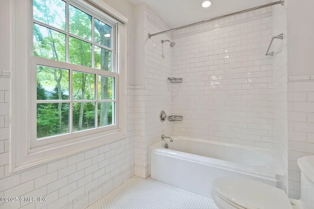 44 Indian Head Road Riverside CT 06878