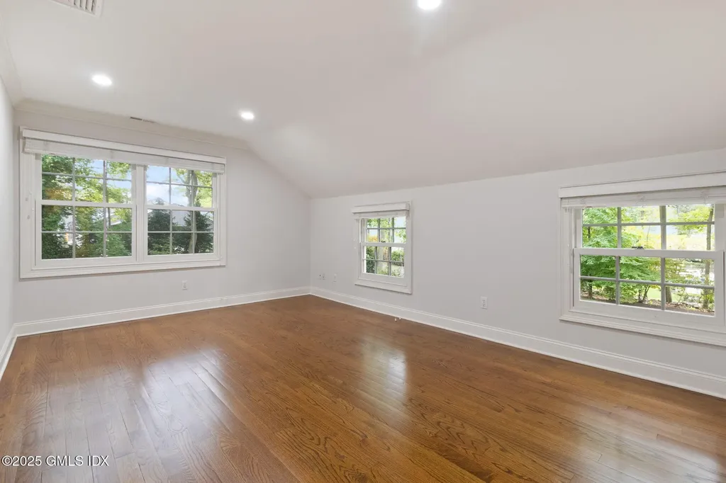 44 Indian Head Road Riverside CT 06878