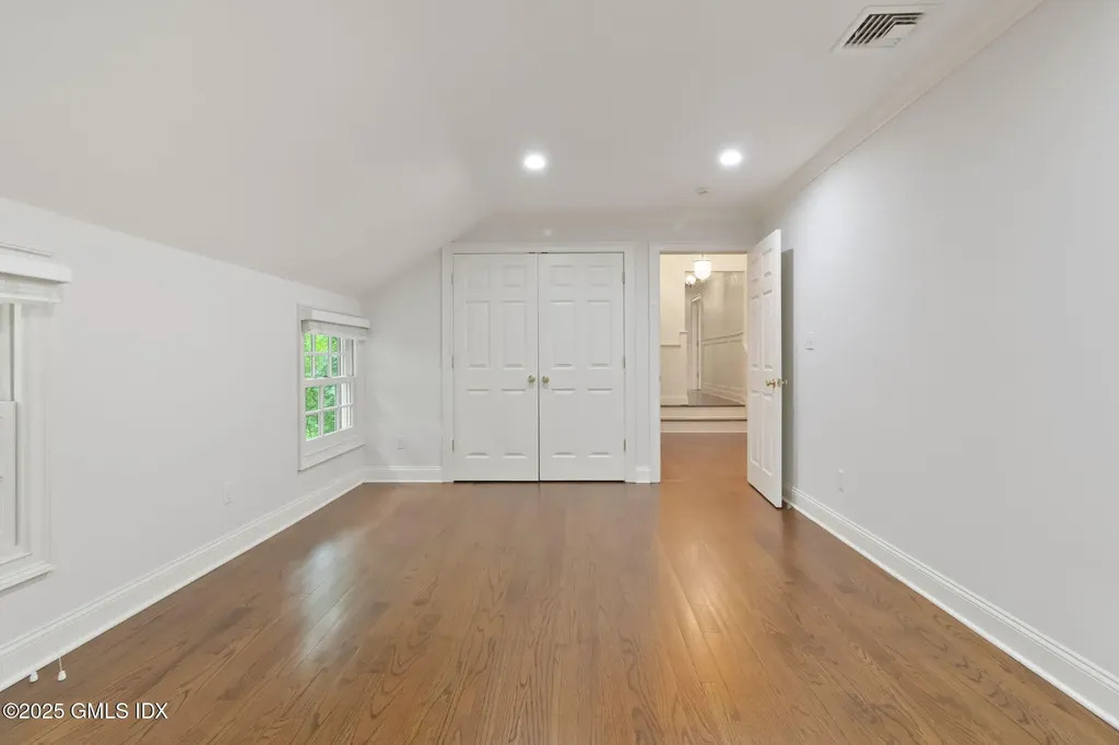 44 Indian Head Road Riverside CT 06878