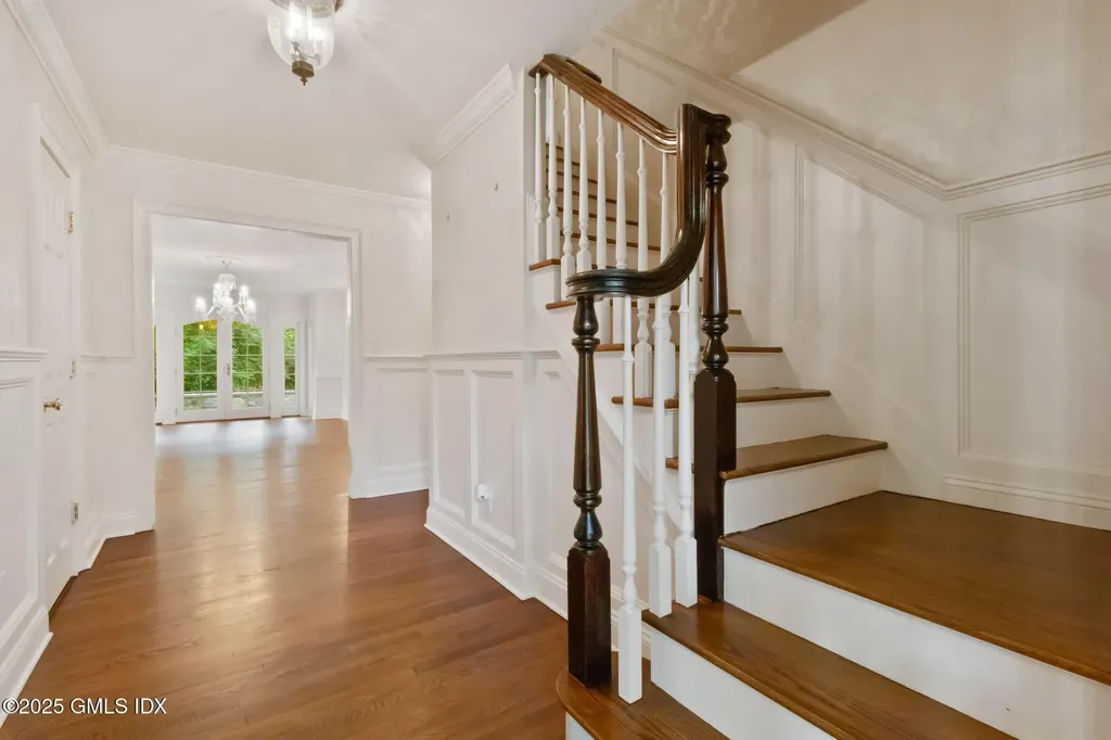 44 Indian Head Road Riverside CT 06878