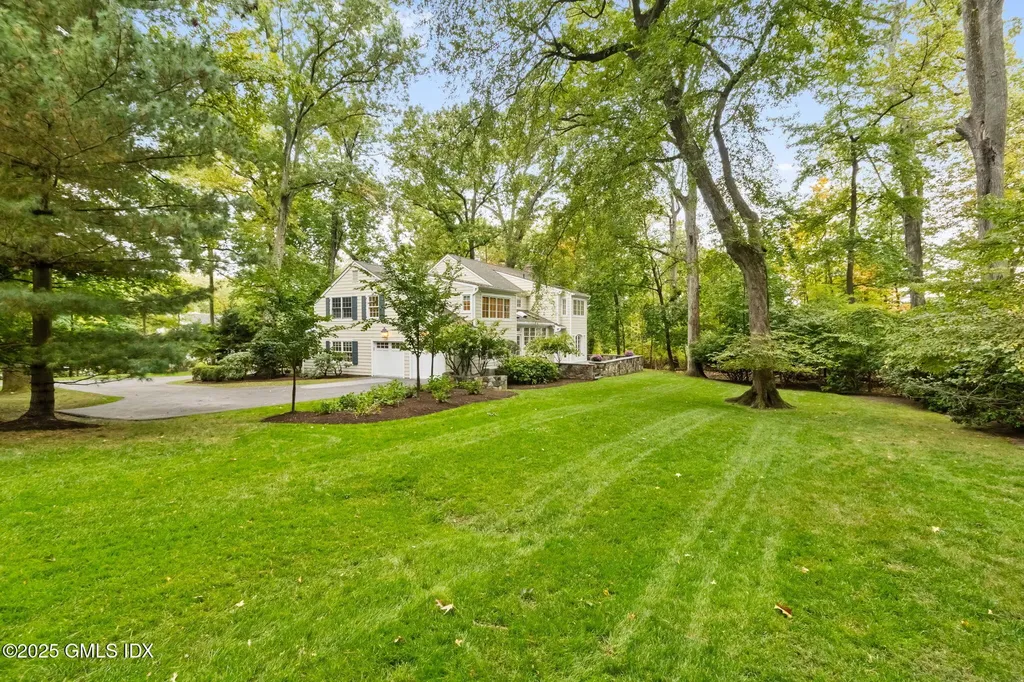 44 Indian Head Road Riverside CT 06878