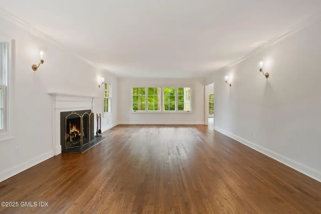 44 Indian Head Road Riverside CT 06878