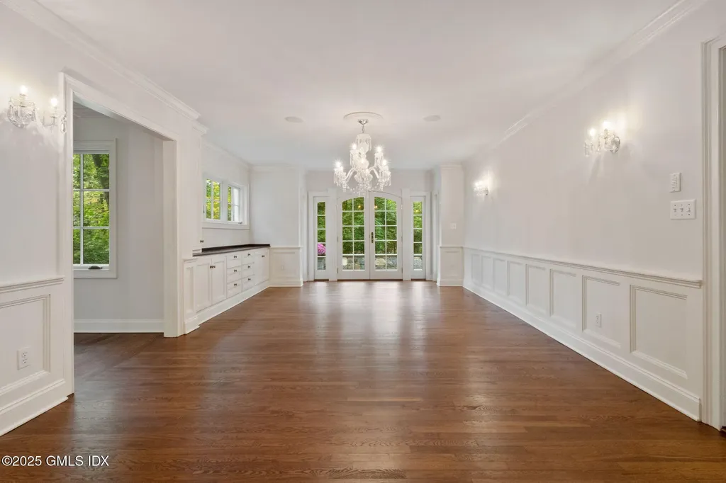 44 Indian Head Road Riverside CT 06878