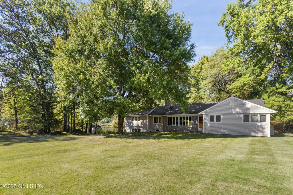 Greenwich CT, 46 Stonehedge Drive South