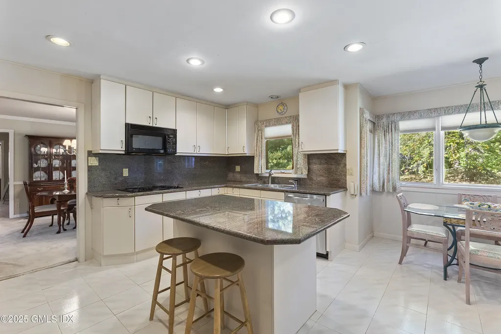 46 Stonehedge Drive South Greenwich CT 06831