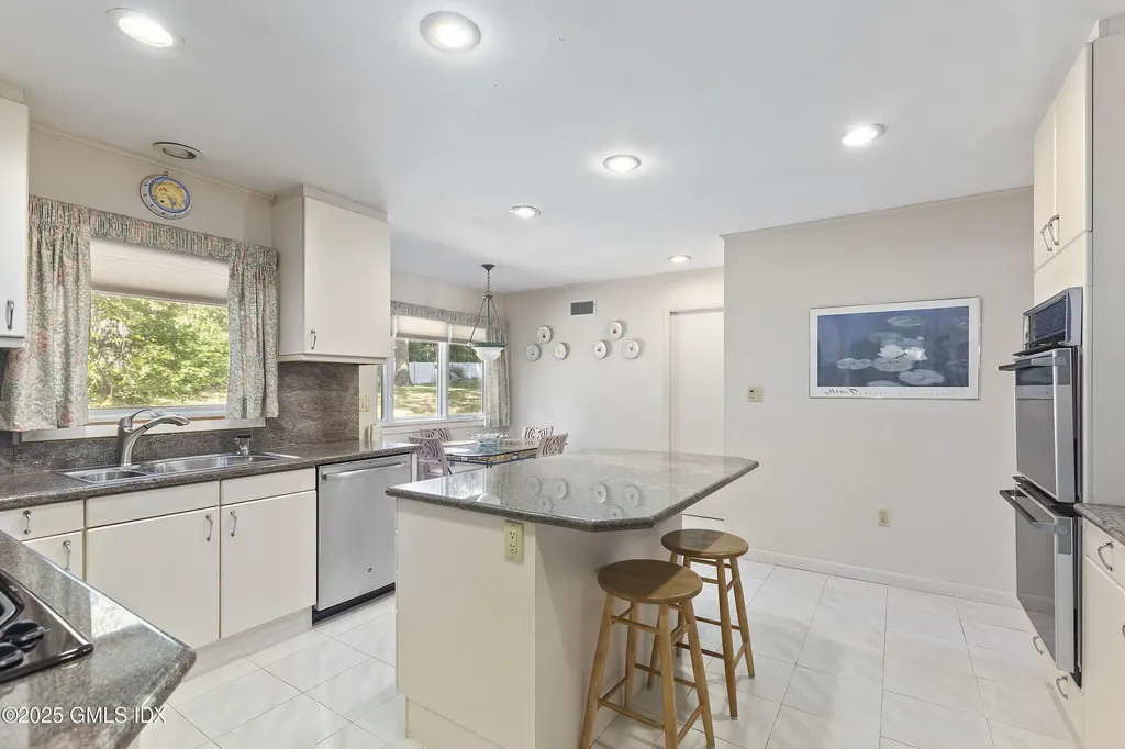 46 Stonehedge Drive South Greenwich CT 06831