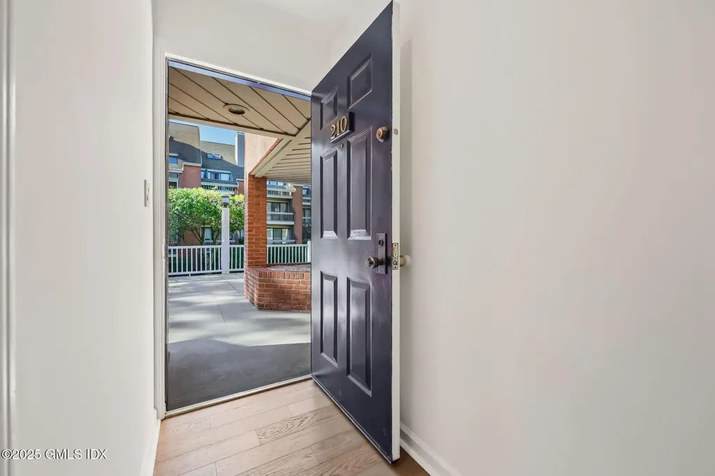 15 River Road Cos Cob CT 06807