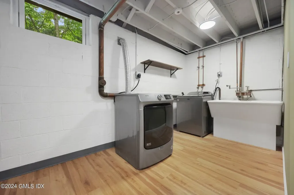 13 1/2 Hickory Drive Greenwich CT 06831