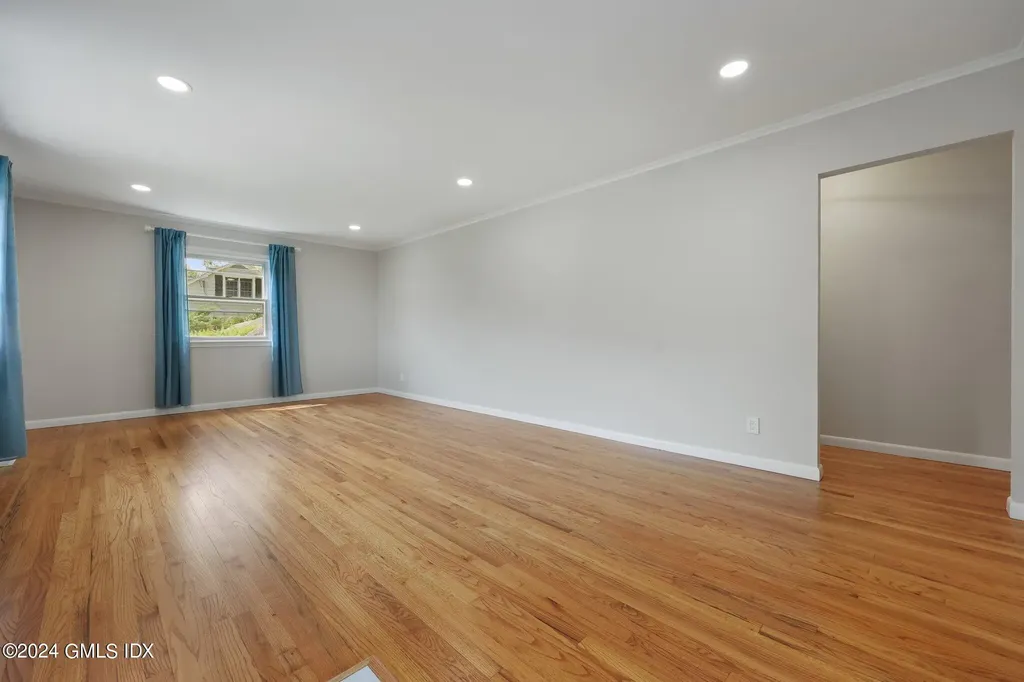 13 1/2 Hickory Drive Greenwich CT 06831